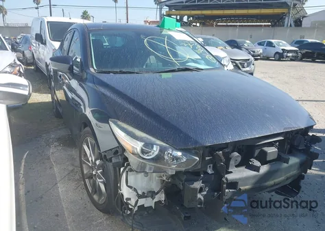 2018 Mazda Mazda3 Touring z USA, uszkodzony, nr VIN 3MZBN1L36JM254846